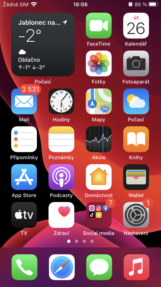 Domovská obrazovka iOS 14 - Apple iPhone SE 2020